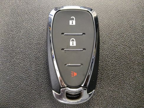 Used 2020 Chevrolet Equinox LS w/ LPO, Chrome Package FWD image 32