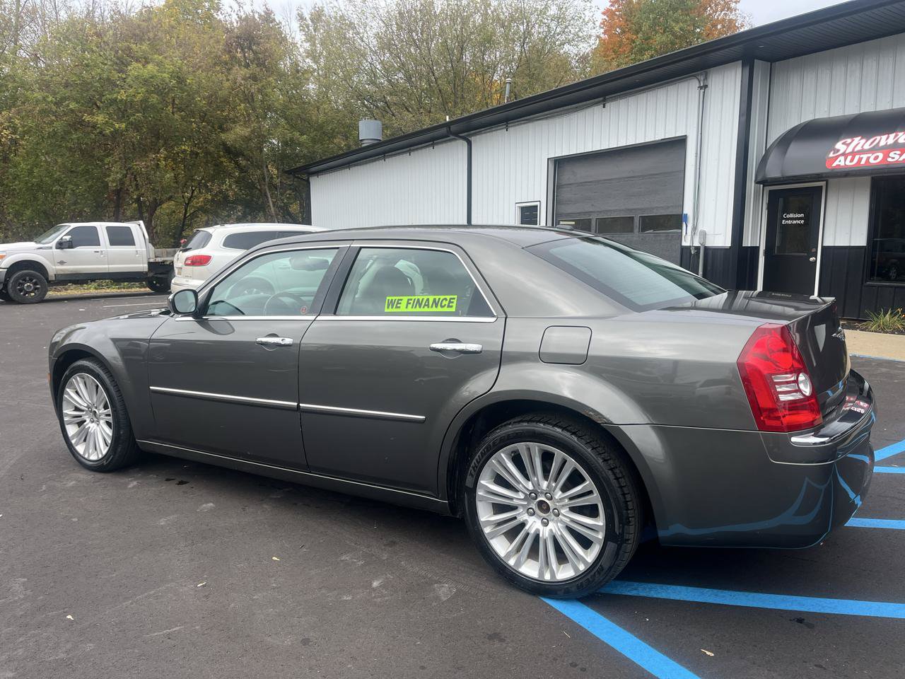 Used 2010 Chrysler 300 Limited RWD image 7