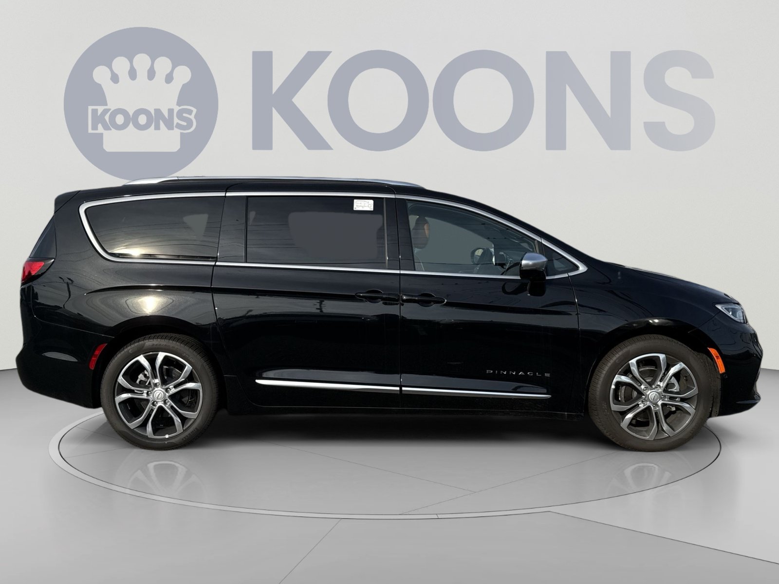 Used 2026 Chrysler Pacifica Pinnacle FWD image 8