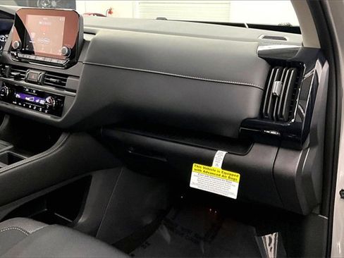 New 2025 Nissan Pathfinder S image 33
