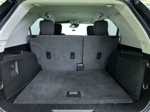 Used 2017 Chevrolet Equinox LT w/ Driver Confidence Package II image 26