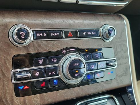 Used 2022 Lincoln Aviator Reserve w/ Equipment Group 201A AWD/4WD image 31