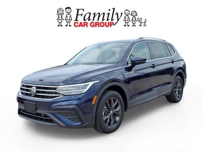 Used 2023 Volkswagen Tiguan SE w/ Panoramic Sunroof Package