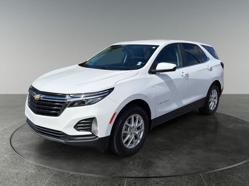 Used 2023 Chevrolet Equinox LT w/ Driver Convenience Package AWD/4WD image 3