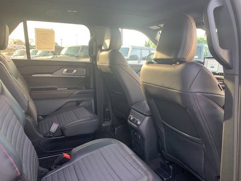 Used 2026 Ford Explorer ST-Line w/ ST-Line Street Pack AWD/4WD image 12