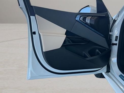 Used 2026 BMW X3 xDrive30 w/ Premium Package image 14