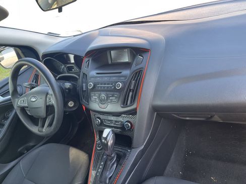 Used 2015 Ford Focus SE image 22