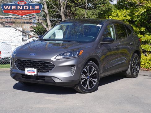 Certified 2022 Ford Escape SE w/ SE Sport Appearance Package AWD/4WD image 1