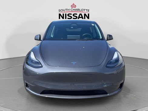 Used 2023 Tesla Model Y Long Range AWD/4WD image 2