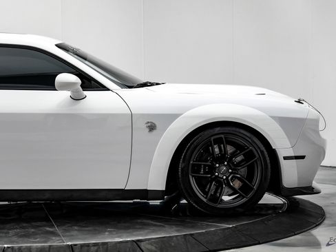 Used 2018 Dodge Challenger SRT Hellcat RWD image 27
