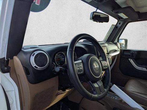 Used 2015 Jeep Wrangler Unlimited Sahara w/ Max Tow Package image 10