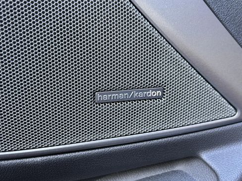 Used 2026 BMW 330i Sedan w/ Premium Package image 23