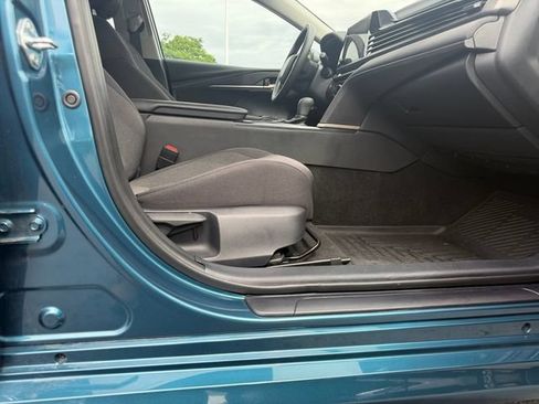 Used 2025 Toyota Camry LE AWD/4WD image 23