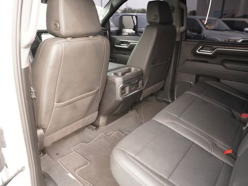 Used 2025 GMC Sierra 2500 SLT w/ SLT Convenience Package AWD/4WD image 11