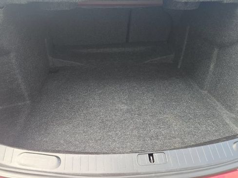 Used 2019 Chevrolet Impala LT FWD image 12