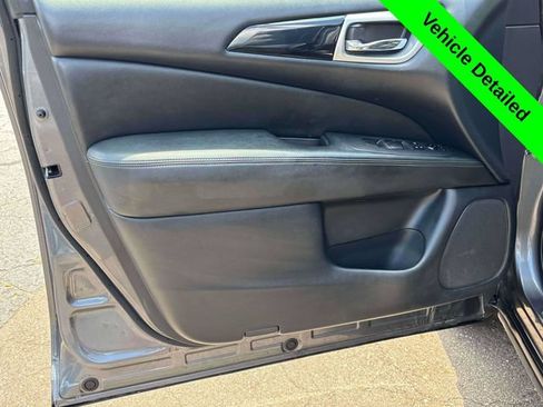 Used 2019 Nissan Pathfinder S AWD/4WD image 9