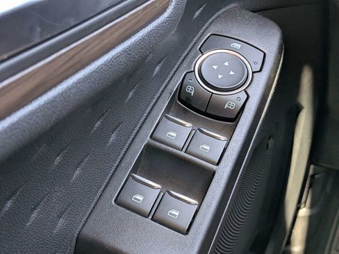 Used 2020 Ford Escape Titanium FWD image 23