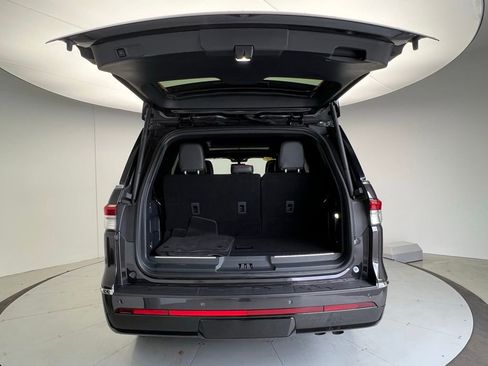 Used 2024 Lincoln Navigator Reserve image 5