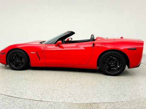 Used 2005 Chevrolet Corvette Convertible w/ Preferred Equipment Group RWD image 8