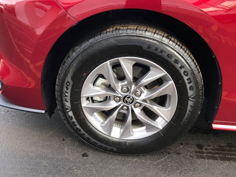 Certified 2025 Toyota Sienna XLE image 45