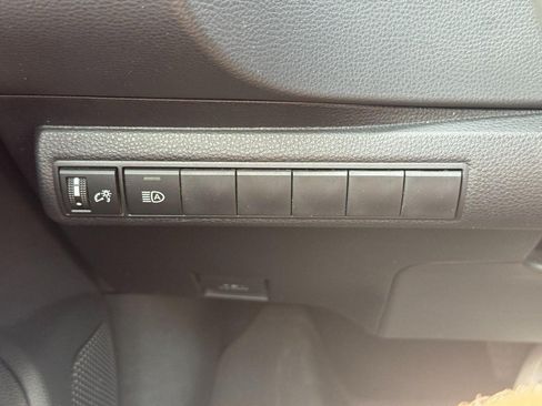 Certified 2025 Toyota Corolla XSE FWD image 18