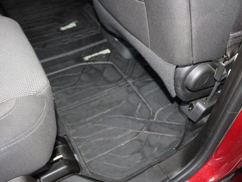 Used 2022 Chevrolet Traverse LT w/ LPO, Floor Liner Package AWD/4WD image 53