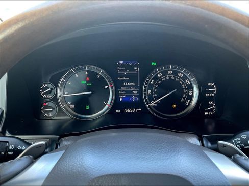 Used 2017 Lexus LX 570 4WD w/ Luxury Package image 15