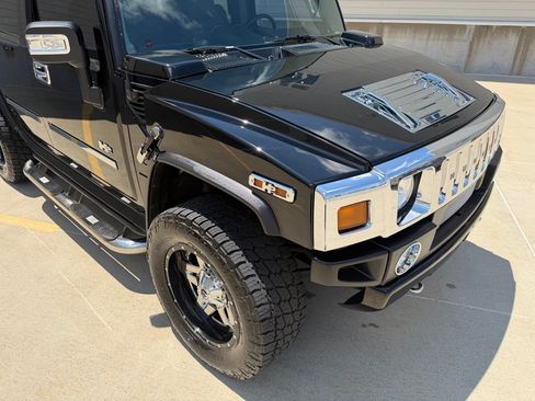 Used 2004 HUMMER H2 w/ Preferred Equipment Group AWD/4WD image 10