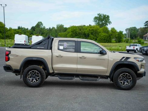 Used 2024 Chevrolet Colorado ZR2 w/ Safety Package AWD/4WD image 4