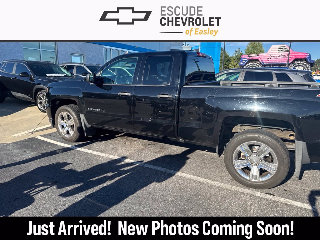Used 2018 Chevrolet Silverado 1500 Custom w/ Custom Convenience Package AWD/4WD image 1