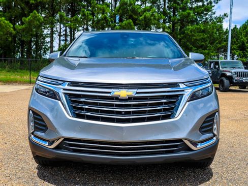 Used 2024 Chevrolet Equinox Premier AWD/4WD image 3