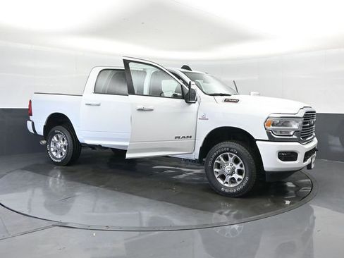 Used 2024 RAM 2500 Laramie AWD/4WD image 34