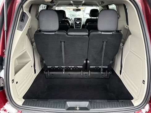 Used 2015 Chrysler Town & Country Touring-L w/ Driver Convenience Group image 27