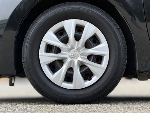 Used 2018 Toyota Corolla L image 28