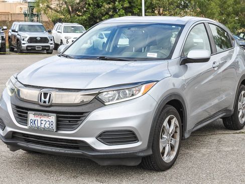 Used 2019 Honda HR-V LX image 3