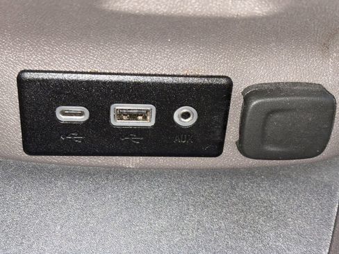 Used 2025 Chevrolet Malibu LS FWD image 17