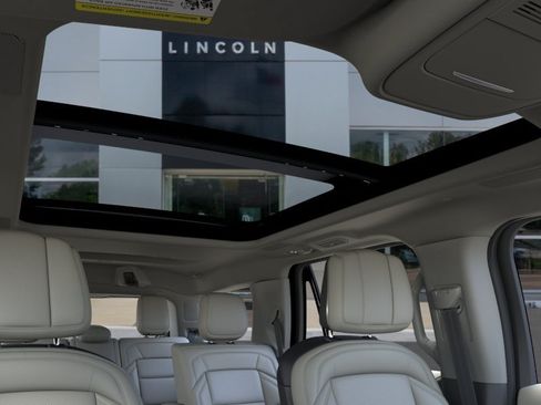 New 2026 Lincoln Navigator Reserve w/ Jet Appearance Package AWD/4WD image 22