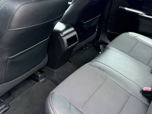 Used 2017 Toyota Camry SE FWD image 8