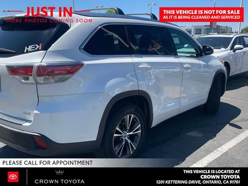 Used 2016 Toyota Highlander XLE FWD image 3