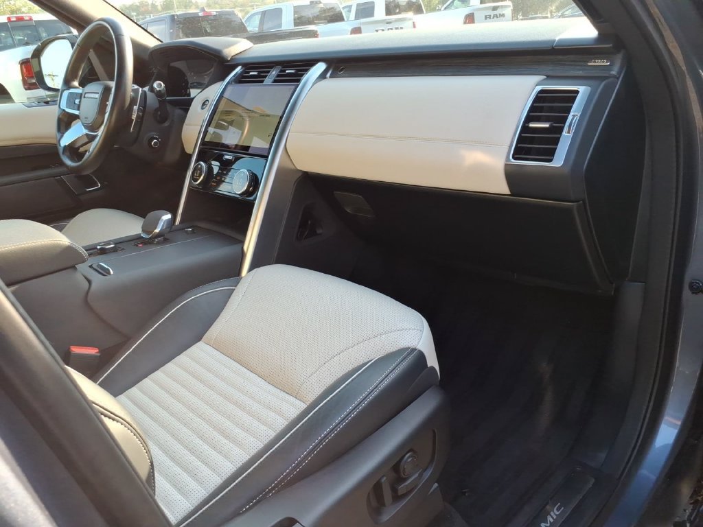 Used 2022 Land Rover Discovery HSE R-Dynamic AWD/4WD image 9