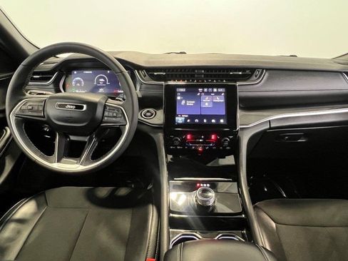 Used 2023 Jeep Grand Cherokee Altitude image 19