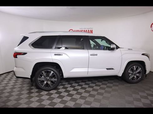 Used 2025 Toyota Sequoia Capstone AWD/4WD image 19