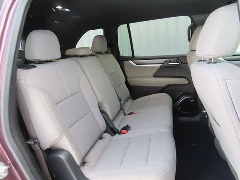 Used 2026 GMC Acadia Elevation image 30