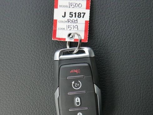 New 2026 RAM 1500 4x4 Crew Cab image 40