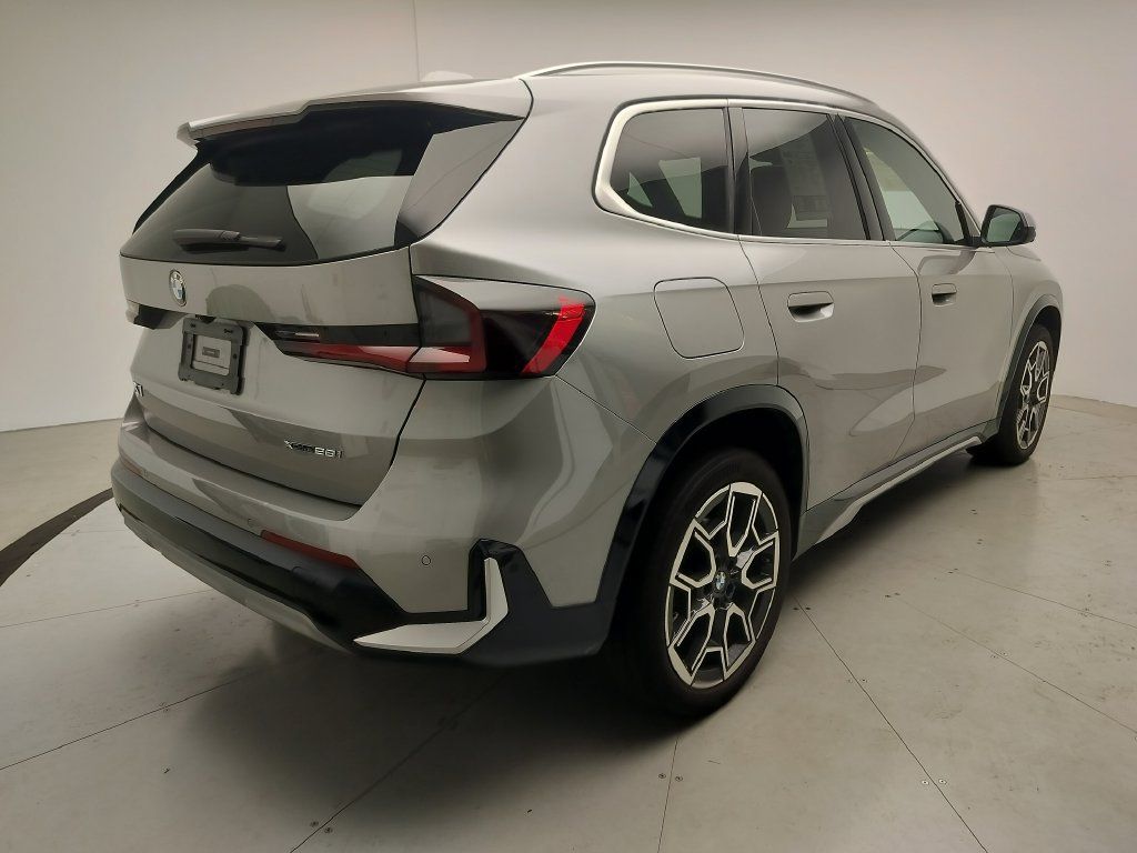 Used 2023 BMW X1 xDrive28i w/ Premium Package AWD/4WD image 3
