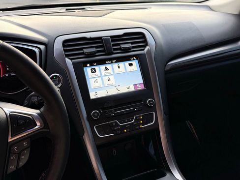 Used 2018 Ford Fusion SE w/ Equipment Group 602A FWD image 35