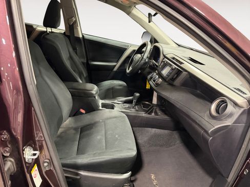 Used 2017 Toyota RAV4 LE FWD image 16