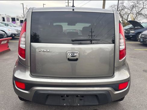Used 2013 Kia Soul + image 10
