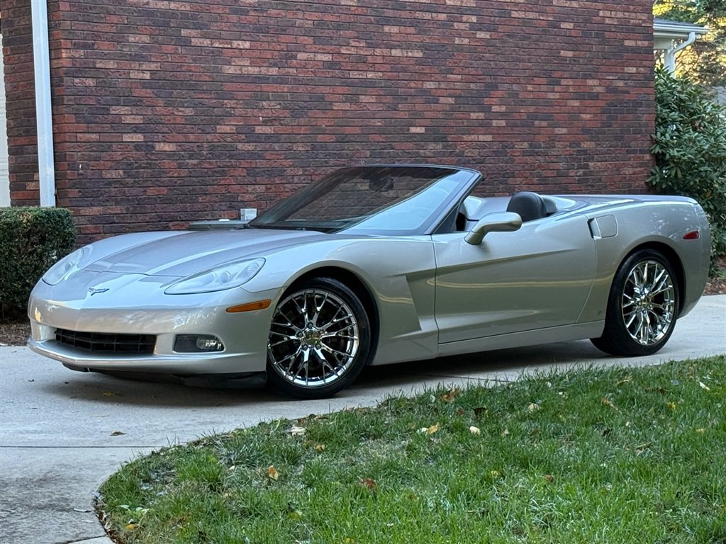 Used 2008 Chevrolet Corvette Convertible w/ Preferred Equipment Group RWD image 12