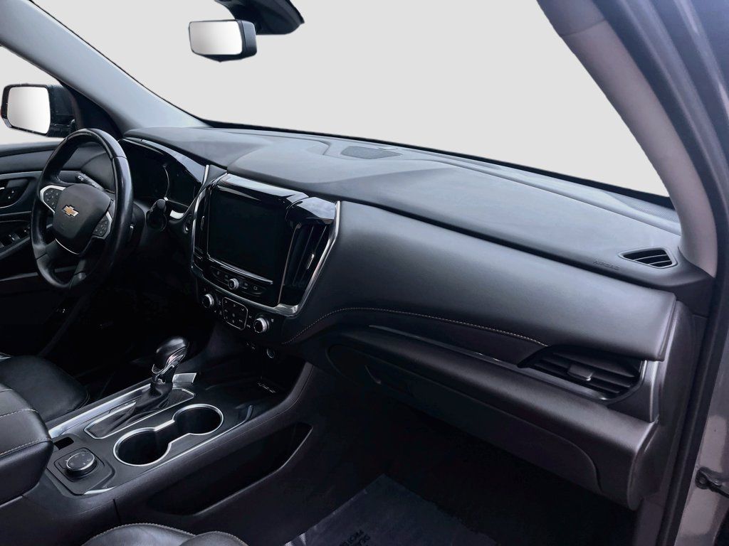 Used 2021 Chevrolet Traverse Premier w/ LPO, Blackout Package AWD/4WD image 32